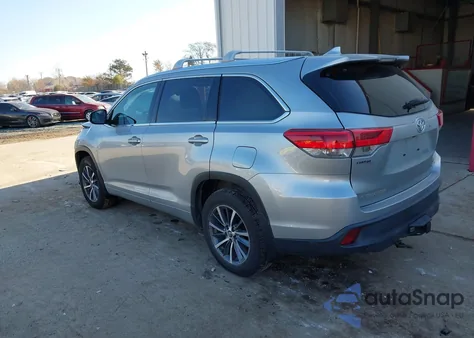 2018 Toyota Highlander Xle from USA, damaged, VIN 5TDJZRFH7JS872315